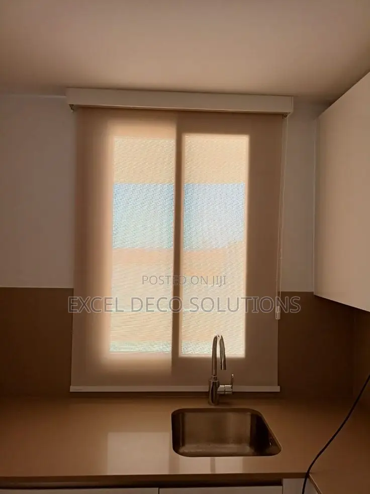 Sunscreen Roller Blinds for Clean, Bright and Comfortable Spaces