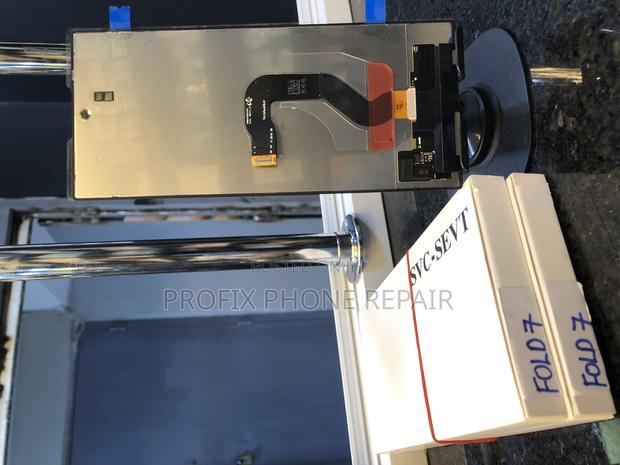 Samsung Fold 7 Outer Display Screen Replacement Nairobi - thumbnail 2
