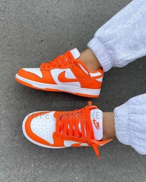 Sb Dunk Cherry - thumbnail 3