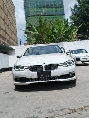 BMW 320i 2018 White