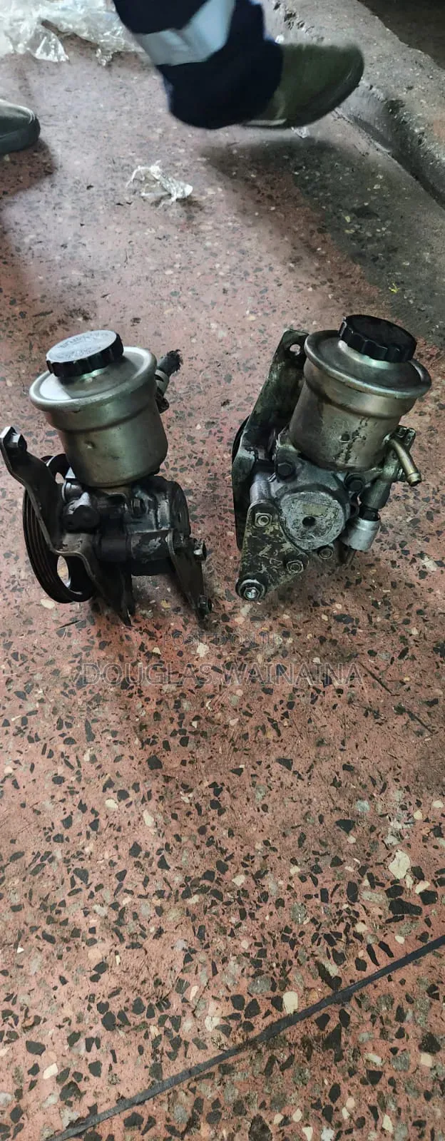 Toyota 100, Carib Power Steering in Good Condition