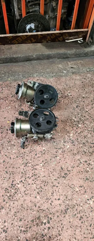 Toyota 100, Carib Power Steering in Good Condition
