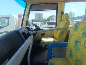 Mitsubishi Fuso Rosa 2019 Beige