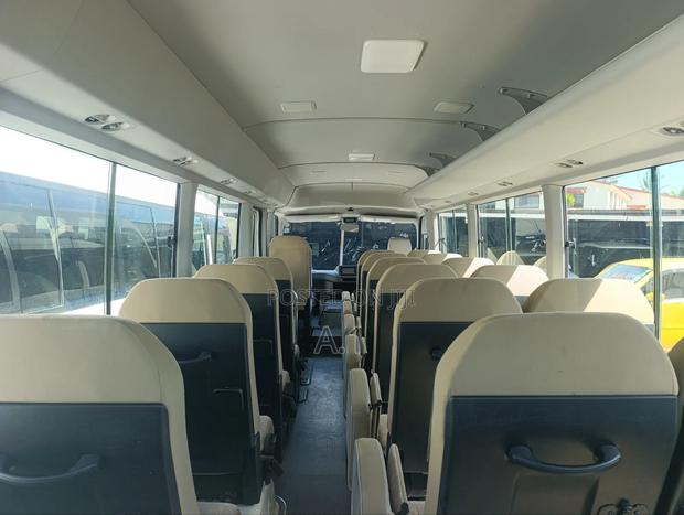 Toyota Coaster 2019 Blue - thumbnail 2