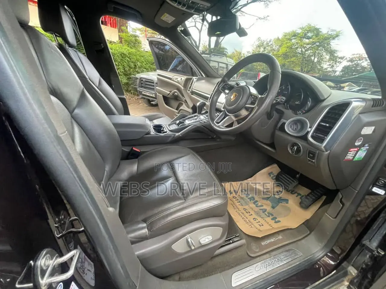 Porsche Cayenne Base AWD 2016 Maroon