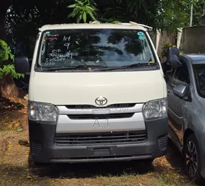 Toyota Regius 2019 White