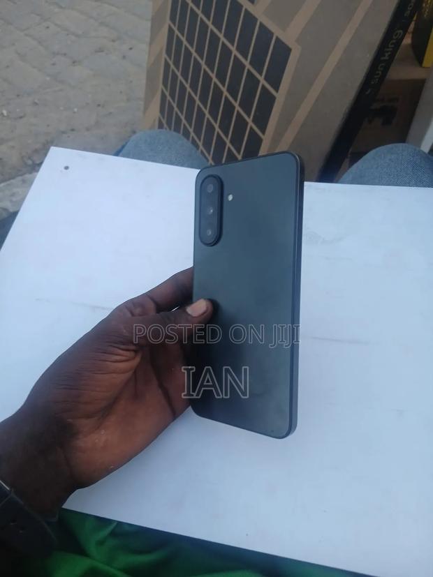 New Samsung Galaxy A17 128 GB - thumbnail 2