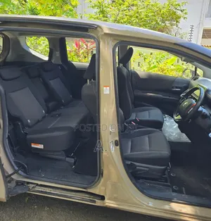 Toyota Sienta 1.5 Hybrid FWD (6-seater) 2019 Beige