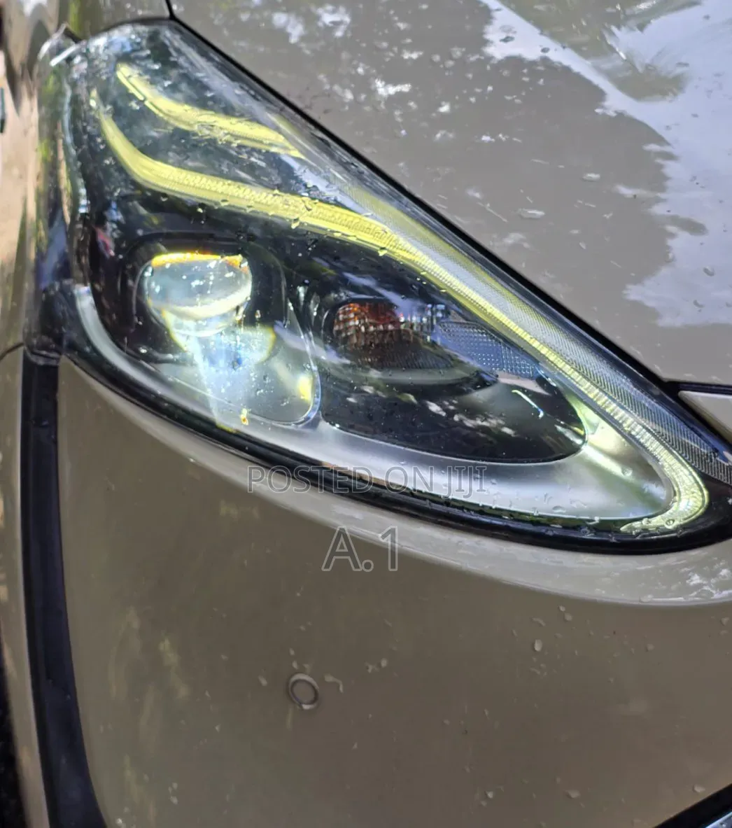 Toyota Sienta 1.5 Hybrid FWD (6-seater) 2019 Beige