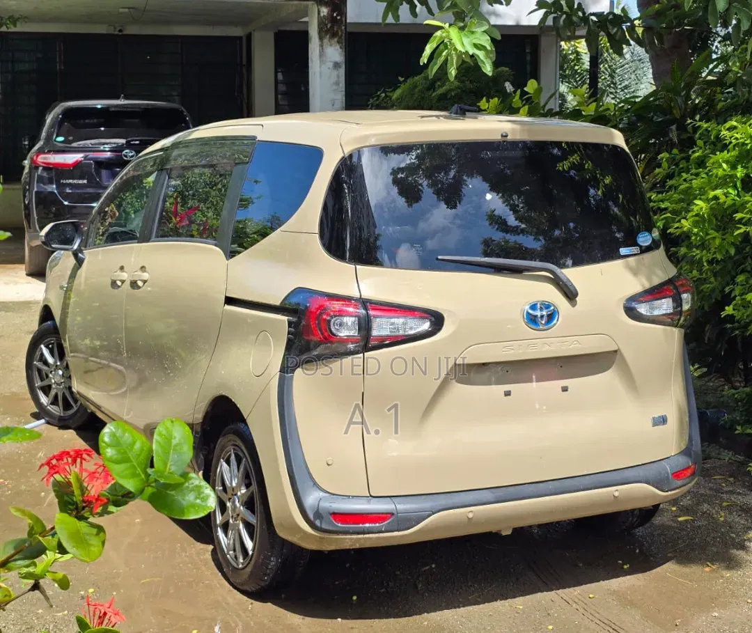 Toyota Sienta 1.5 Hybrid FWD (6-seater) 2019 Beige