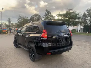 Toyota Land Cruiser Prado 2.8 2022 Black