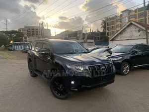 Toyota Land Cruiser Prado 2.8 2022 Black