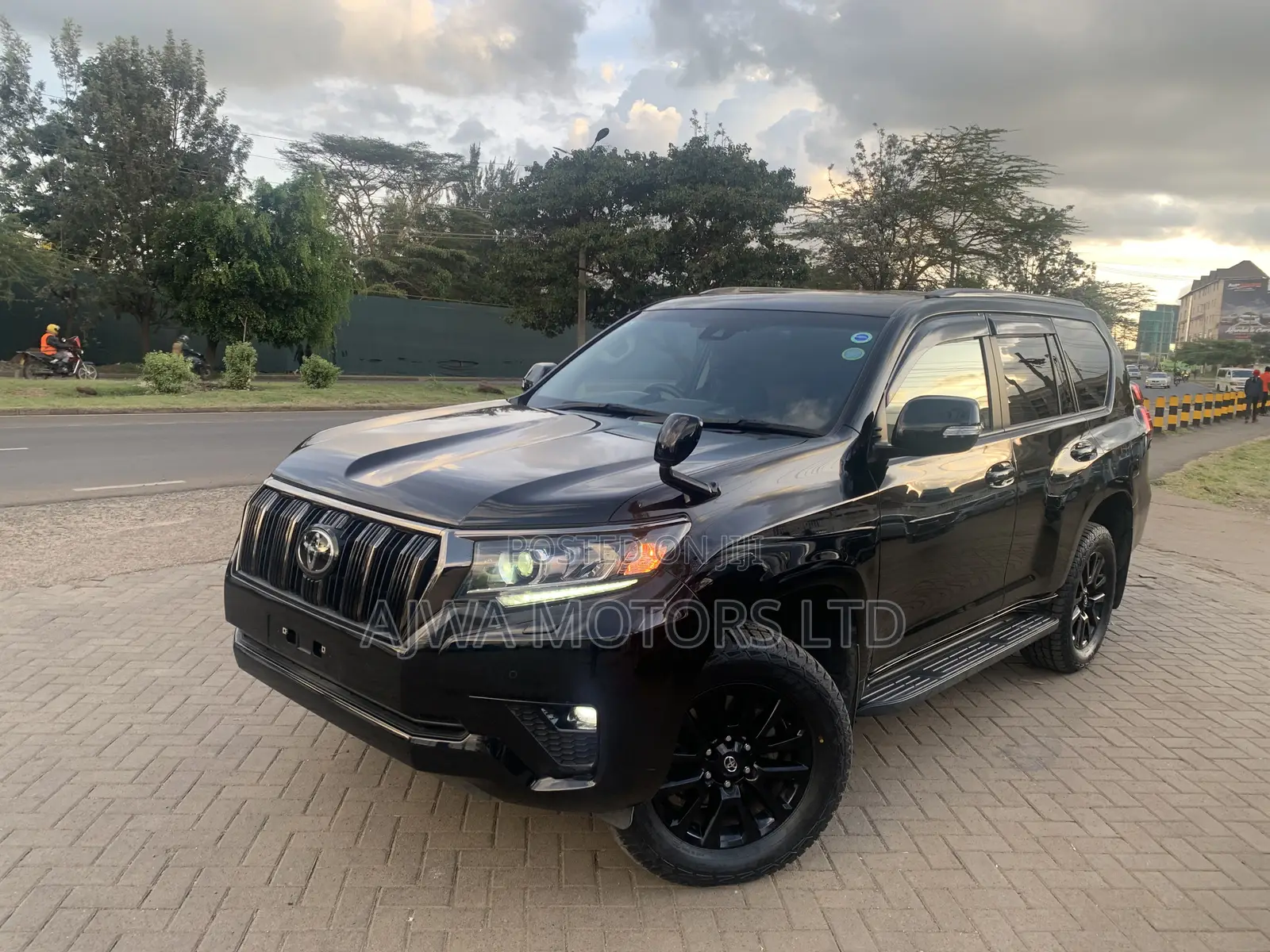 Toyota Land Cruiser Prado 2.8 2022 Black