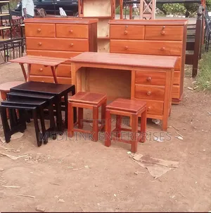 Mahogany Wooden Chest of Drawers