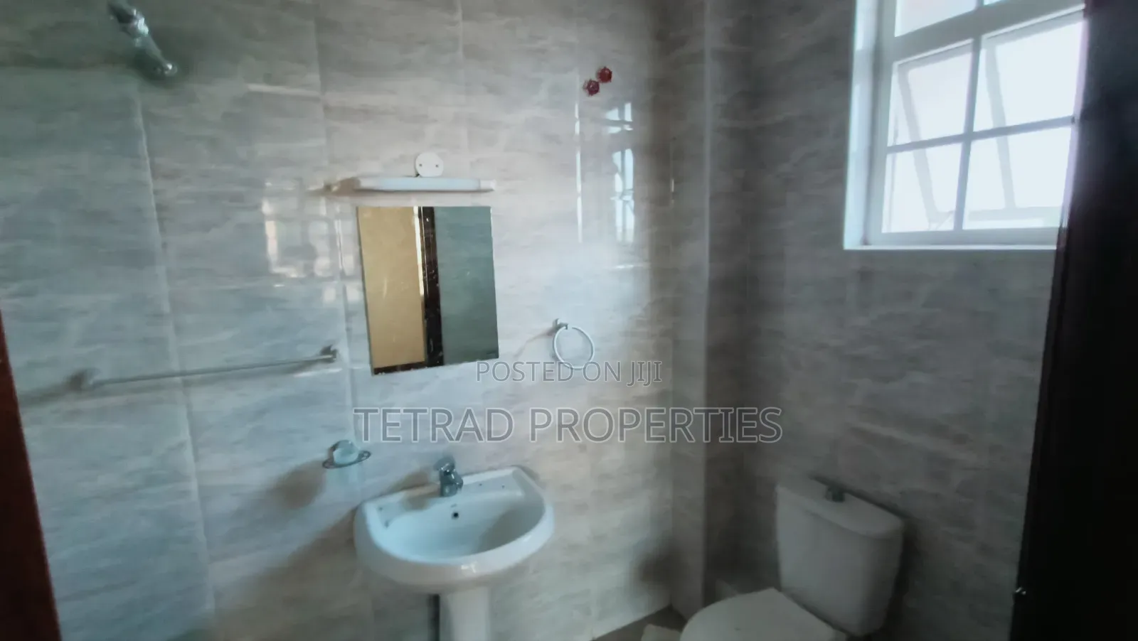 4bdrm Maisonette in Thome for rent