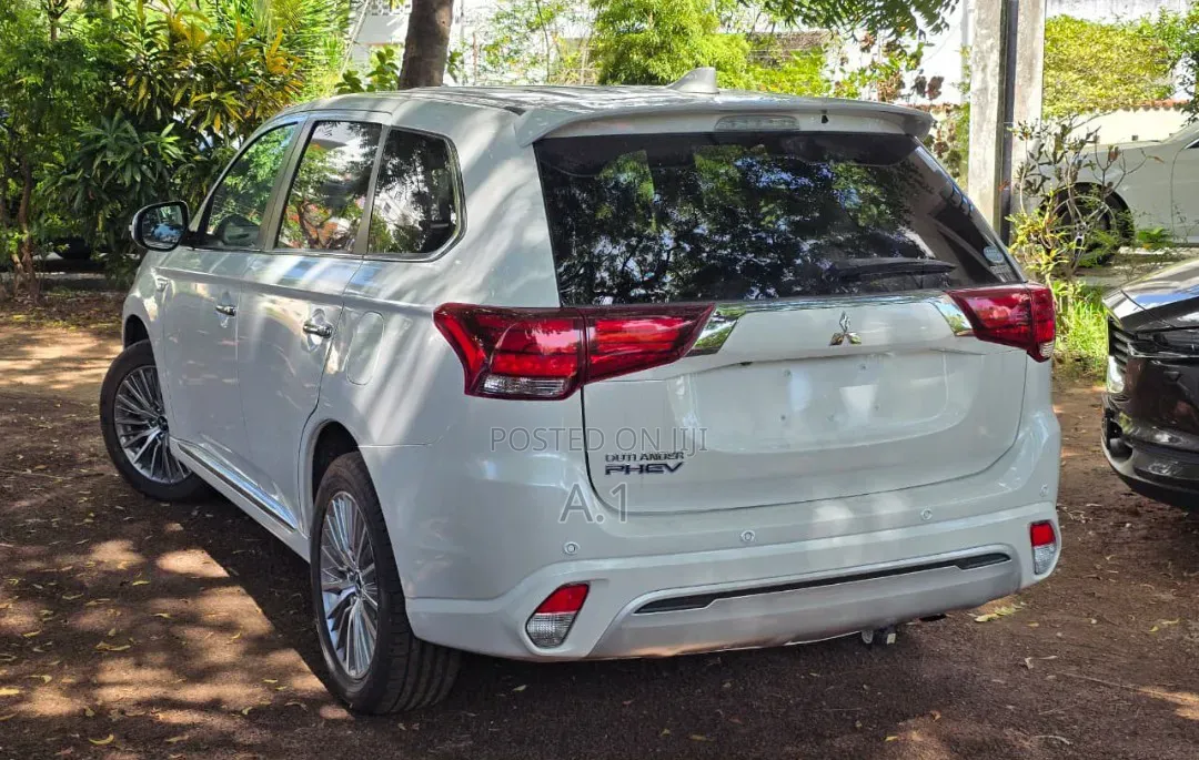 Mitsubishi Outlander 2.0 PHEV AWD 2019 White