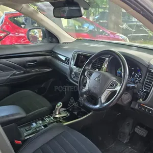 Mitsubishi Outlander 2.0 PHEV AWD 2019 White