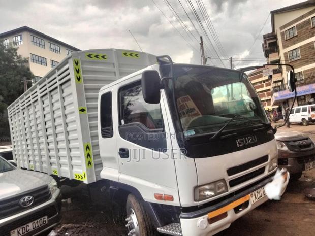 Well Maintained Isuzu FRR - thumbnail 3