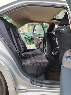 Toyota Crown 2018 Silver