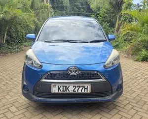 Toyota Sienta 2015 Blue