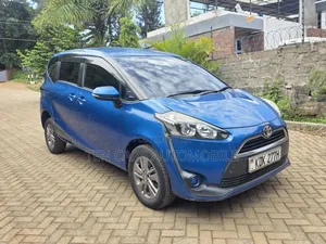 Toyota Sienta 2015 Blue