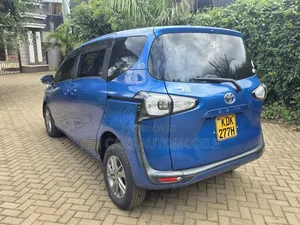 Toyota Sienta 2015 Blue