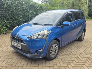 Toyota Sienta 2015 Blue