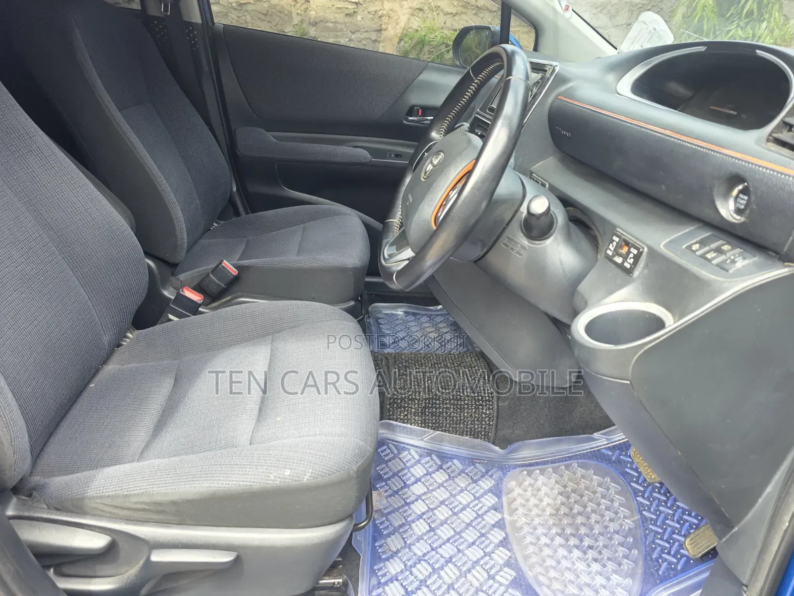 Toyota Sienta 2015 Blue