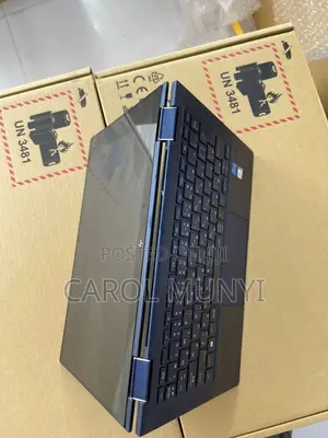 New Laptop HP Dragonfly G2 16GB Intel Core i5 SSD 256GB