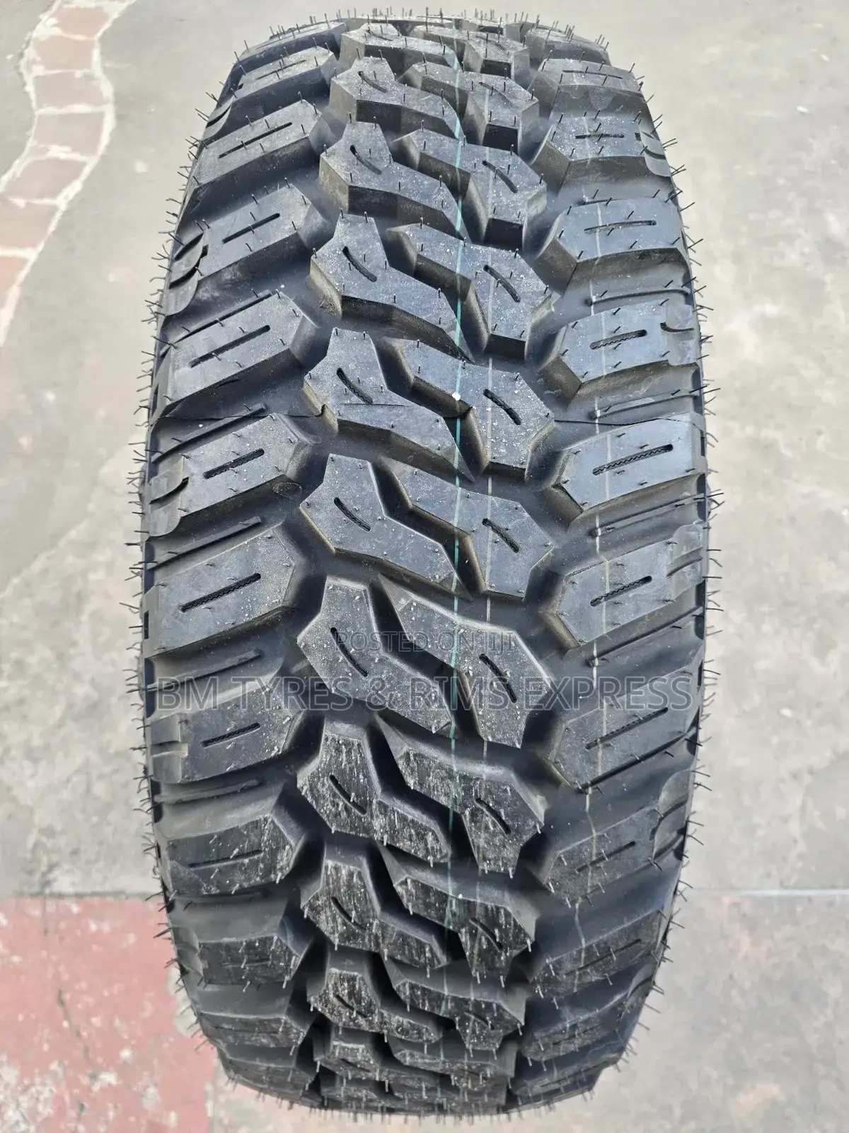 275 /70 R18 Maxtrek Tyres (Mud Terrein)