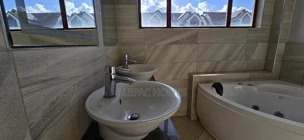 5bdrm House in Kamakis for rent - thumbnail 12