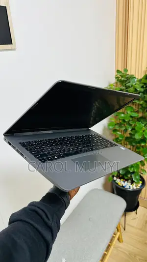 New Laptop HP 250 G7 8GB Intel Core i5 SSD 256GB