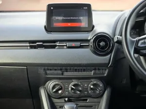 Mazda 2 2020 Silver