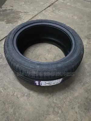 245 /45 R18 Apollo Tyres (India)