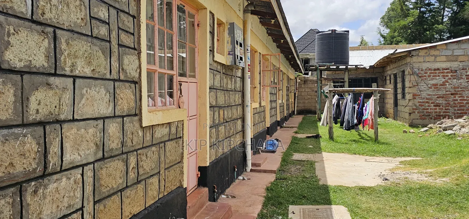 10bdrm Duplex in Annex, Racecourse for sale