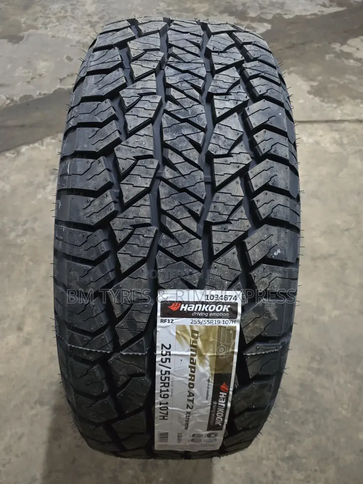 255 /55 R19 Hankhook Tyres (Korea)
