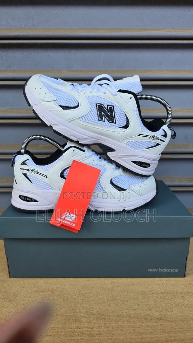 New Balance 530 Black
Size:36/37/38/39/40/41/42/43/44/45
