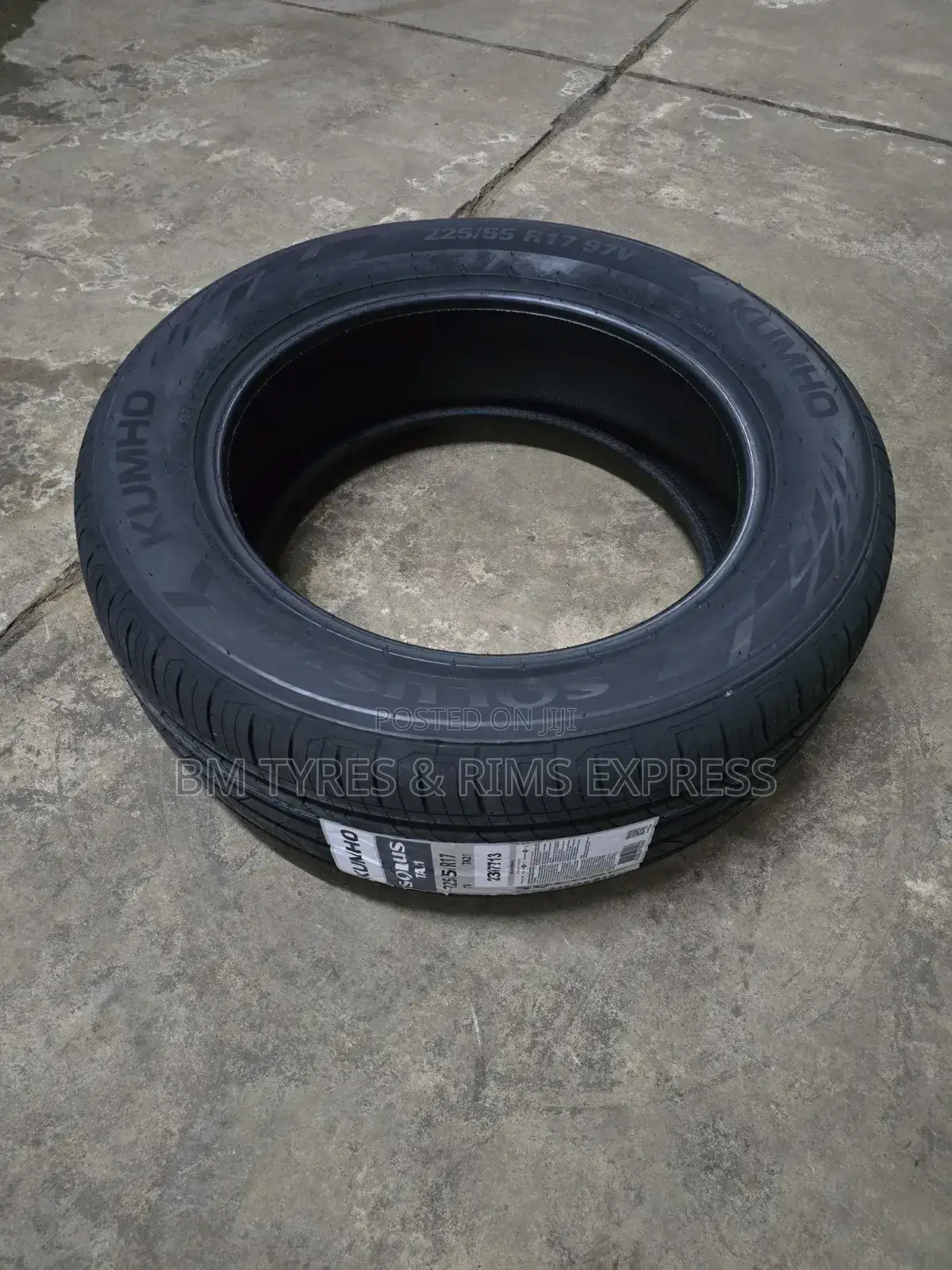 225 /55 R17 Khumo Solus (Korea)
