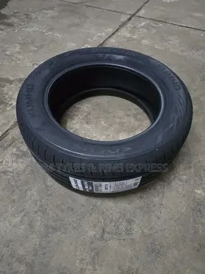 225 /55 R17 Khumo Solus (Korea)