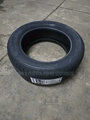 225 /55 R17 Khumo Solus (Korea)