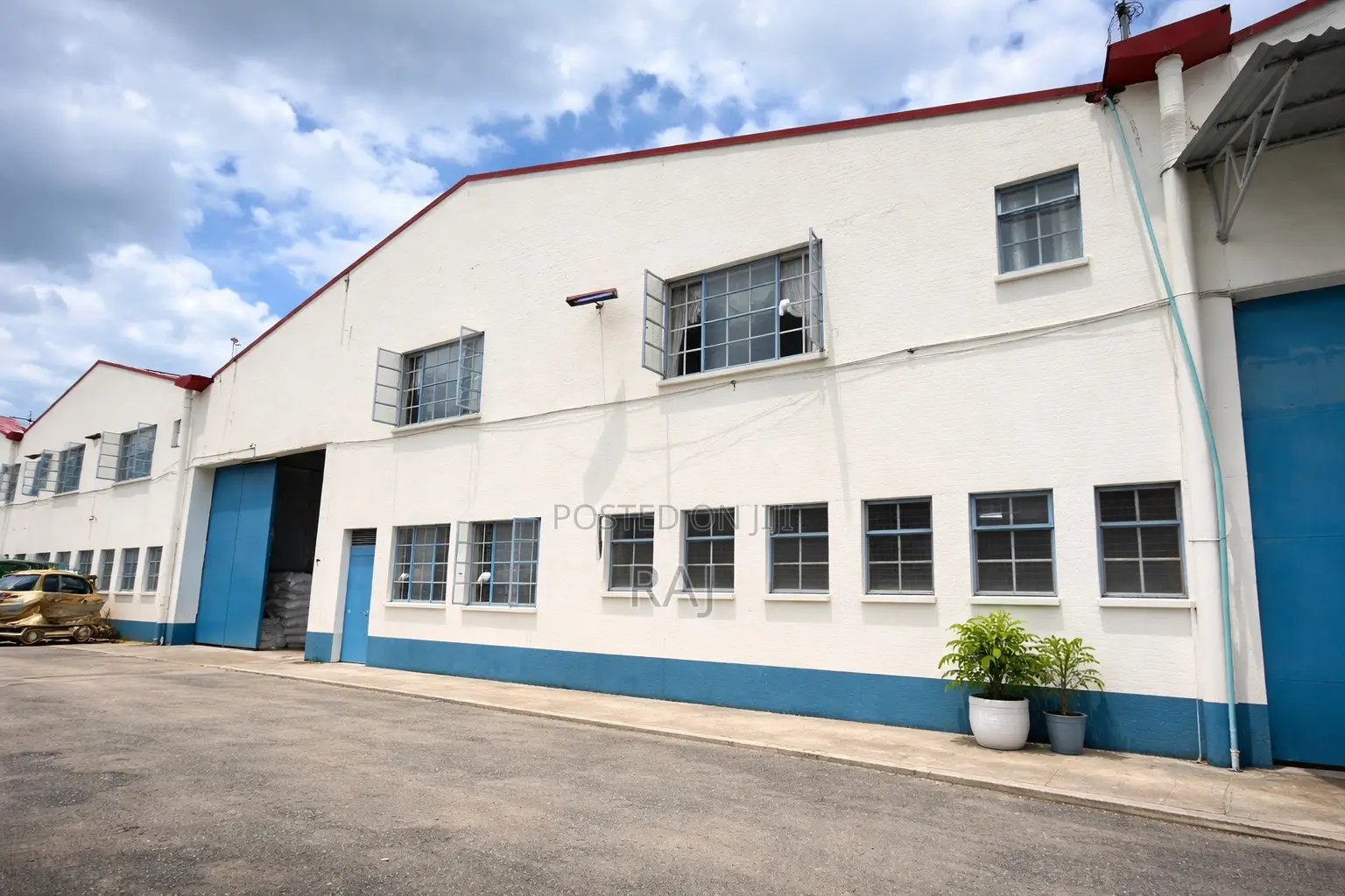 Godown / Warehouse to Let Baba Dogo Road