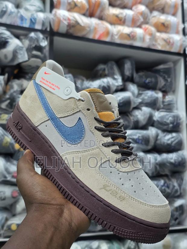 Nike Airforce 1 Low Love and Peace - thumbnail 2
