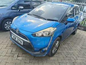 Toyota Sienta 2015 Blue