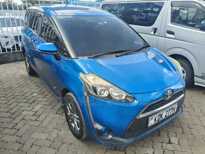 Toyota Sienta 2015 Blue