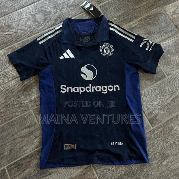 Manchester United Away Jersey for the 2024/2025 Season - thumbnail 4