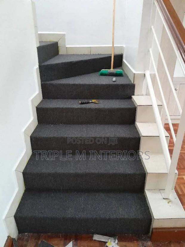 Strong Back Grey Delta Stair Carpet for Stabi