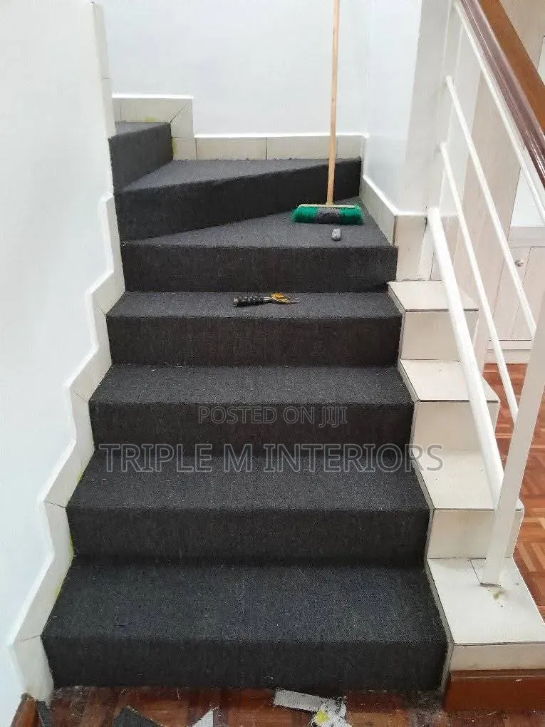 Strong Back Grey Delta Stair Carpet for Stabi