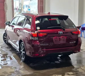 Toyota Corolla Fielder 1.5 Hybrid FWD 2019 Maroon