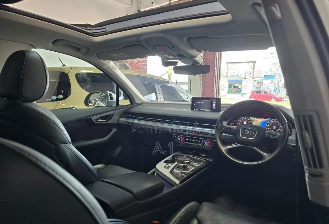 Audi Q7 55 SE Premium AWD quattro 2019 White