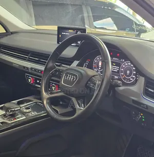 Audi Q7 55 SE Premium AWD quattro 2019 White
